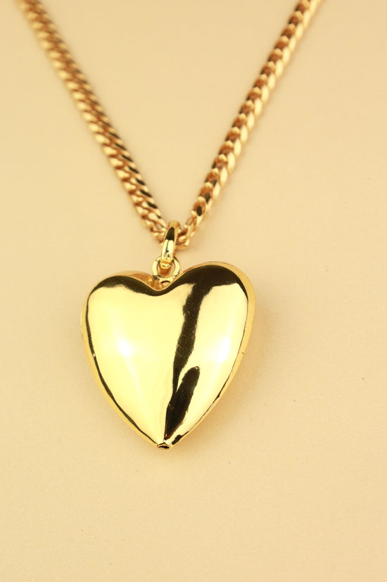 Qi Heart Necklace in gold