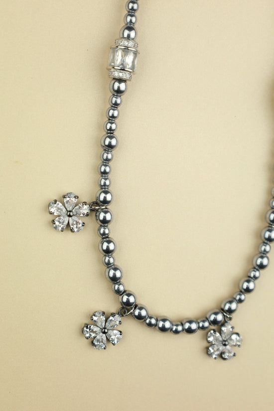 Bloom Beaded Flower Charm necklace (silver)