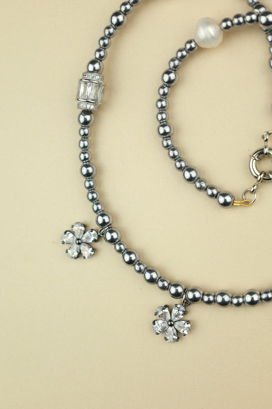 Bloom Beaded Flower Charm necklace (silver)