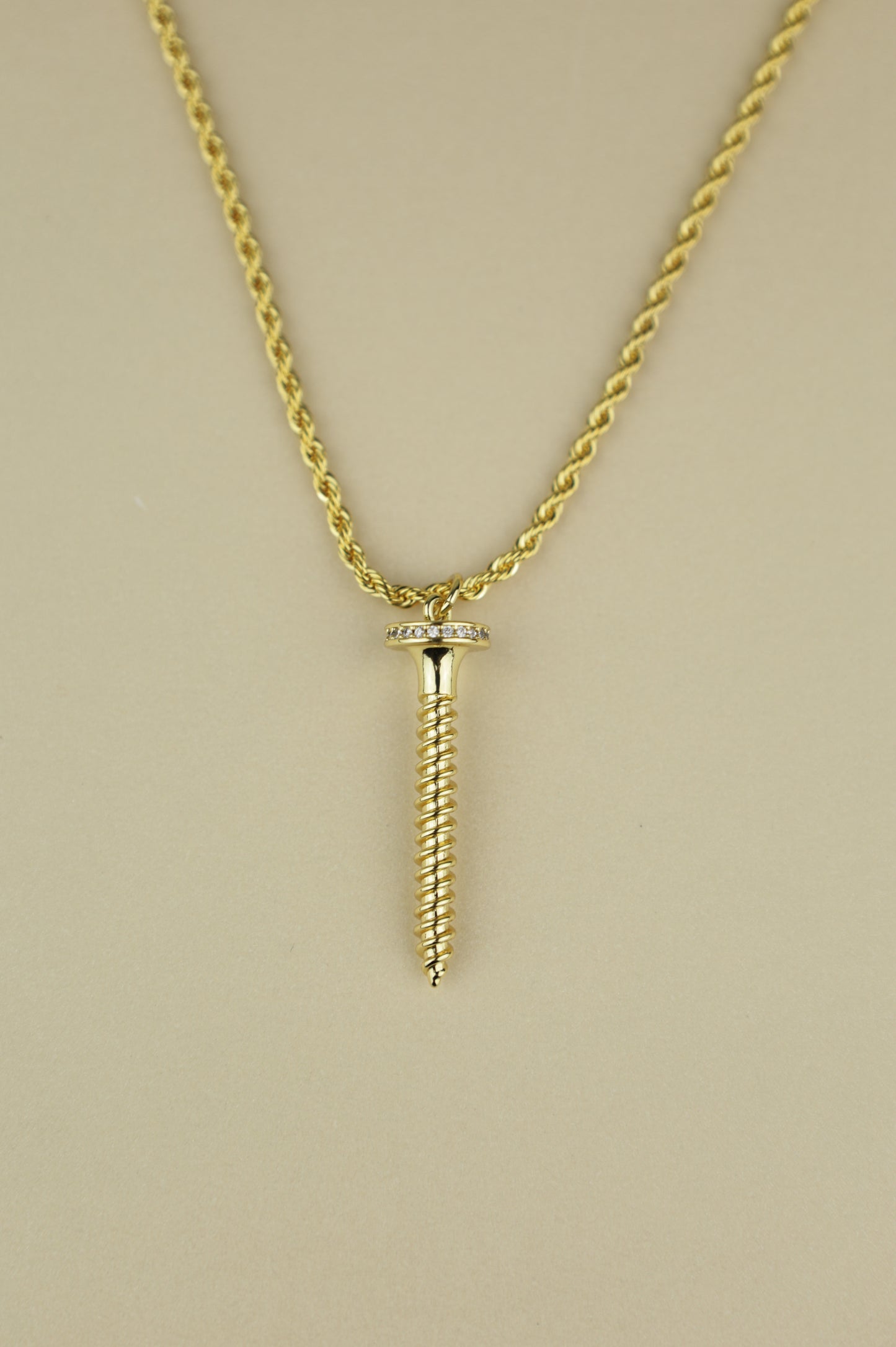 Screw necklace in gold